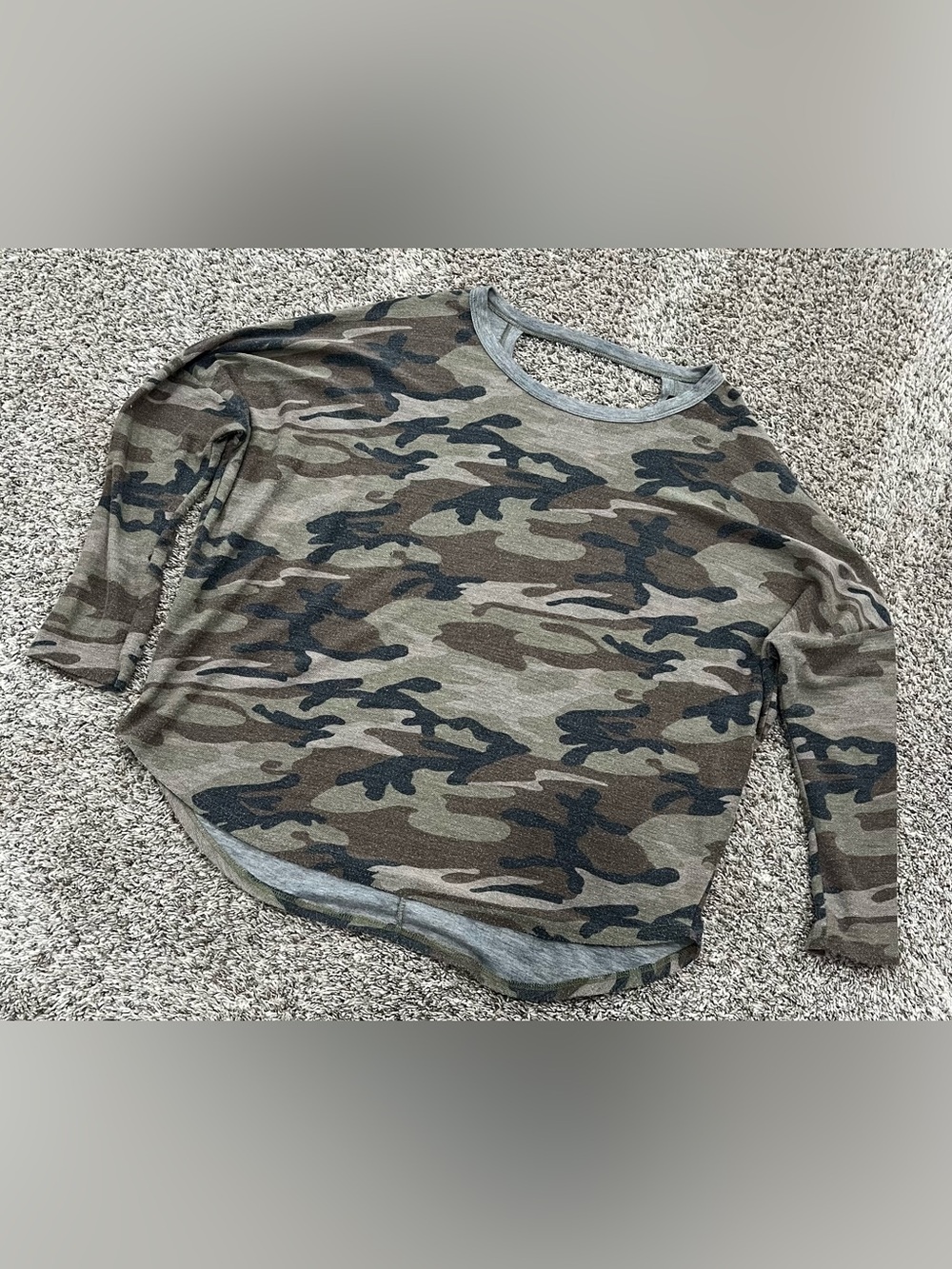 Forever 21 camo long sleeve top with grey cut out on back